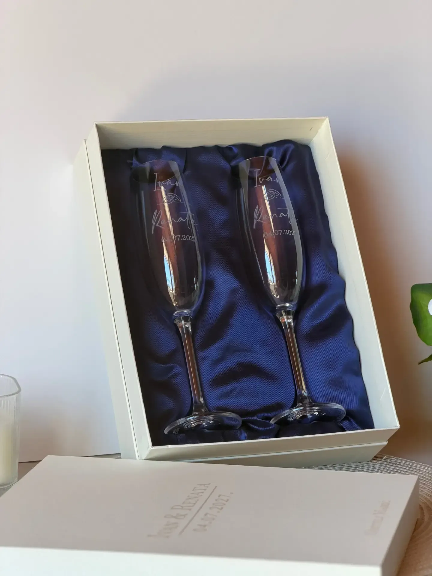 Personalizirane čaše za vjenčanje u poklon kutiji